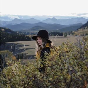 Meet your Posher, Sheyenne